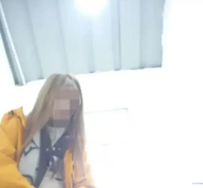 木木黑色工装裤厕所事件原视频-《木木同学厕所拍》完整版无广告观看-1080P高清画质免费播放-网盘资源在线下载
