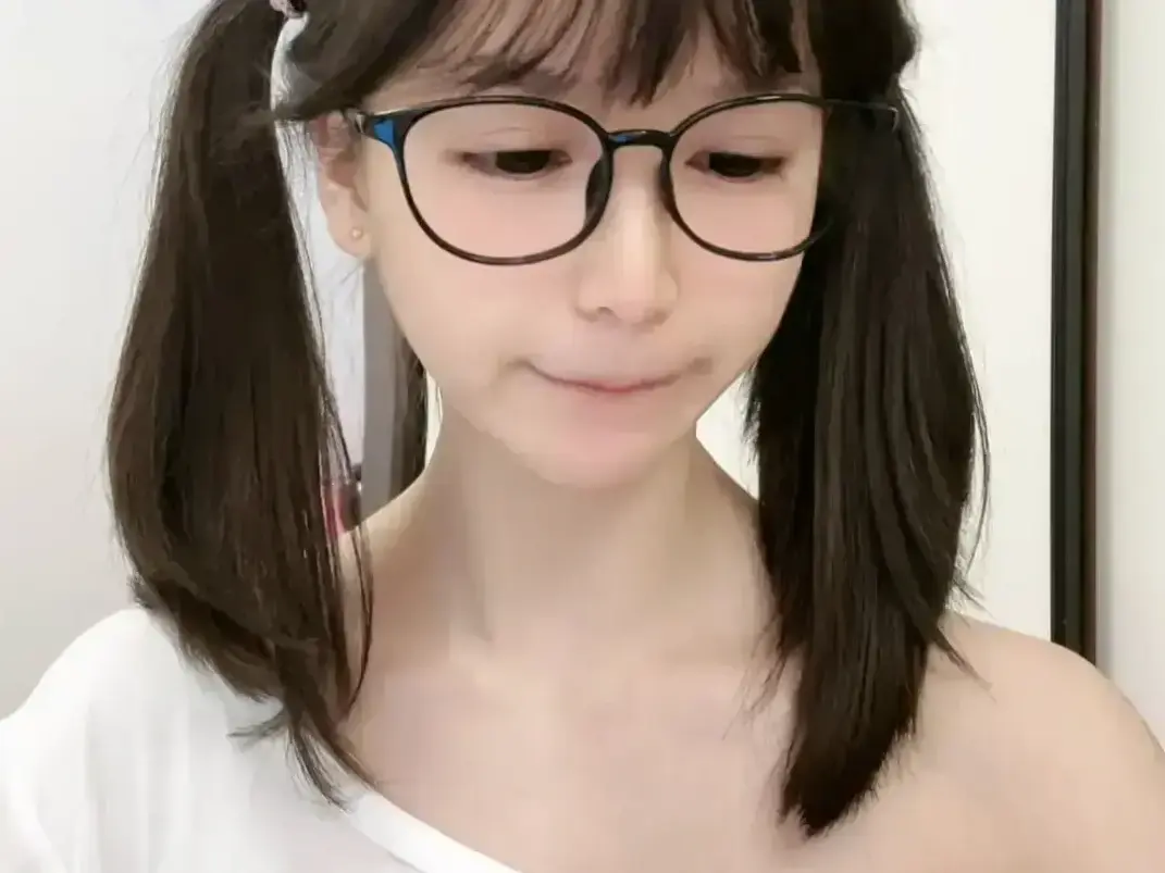 《萌小栖》天才交易员咯咯哒vlog原视频-无删减全集免费畅播-完整版极速获取-高清资源值得二刷细品