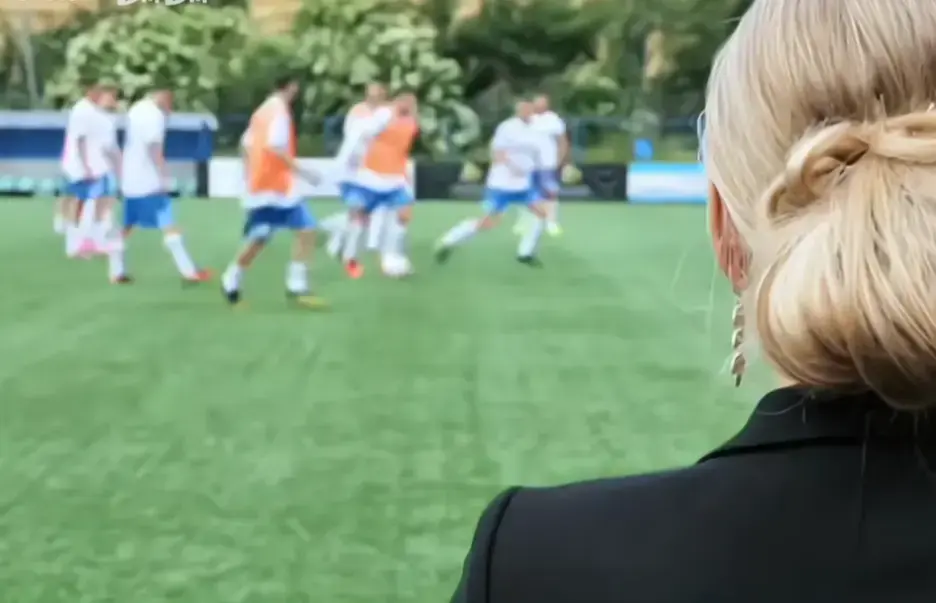 法国电影《Footballers'Moms》高清完整版免费在线观看 - 足球队的女老板们全集资源 - 无广告流畅播放