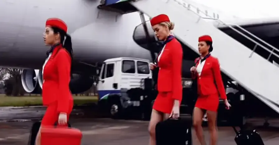 法国空姐2018完整版高清中字在线观看-机舱封闭场景资源免费获取-法版满天星电影全集播放